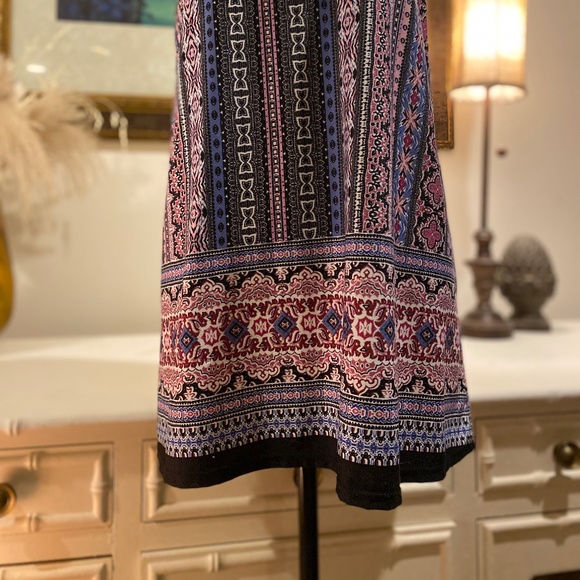 **CLEARANCE** AB Studio Tank Blouse Size Medium Blue Pink White Black - Picture 4 of 8